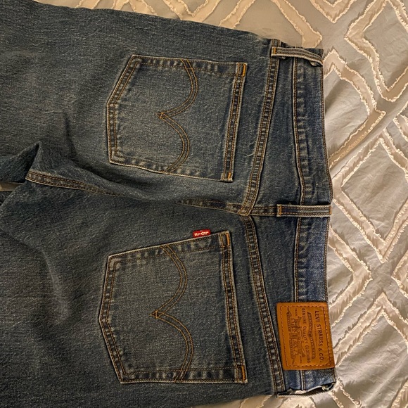 Straight leg Levi wedgie jeans - Picture 3 of 3